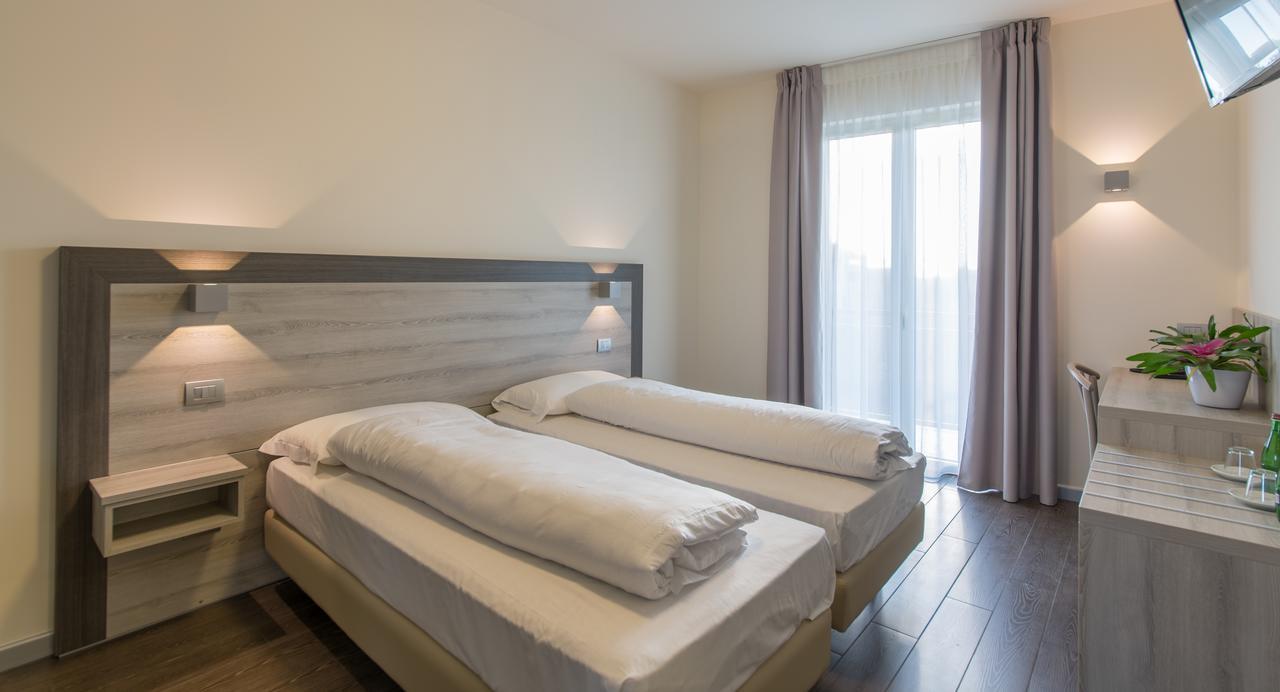 ברשה Hotel Panineria Colombera Rossa מראה חיצוני תמונה